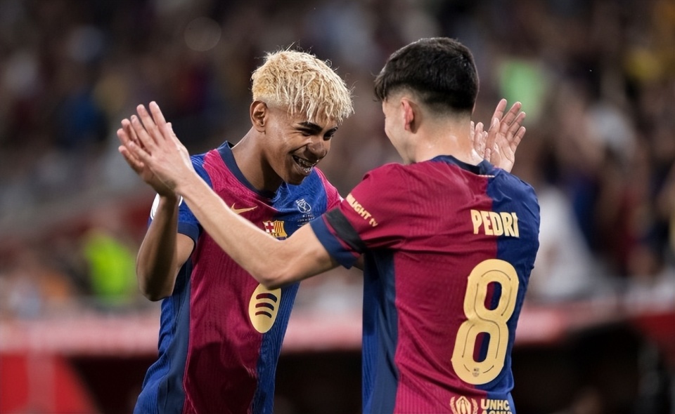 半场战报：汉堡1-0斯图加特，格拉策尔破门