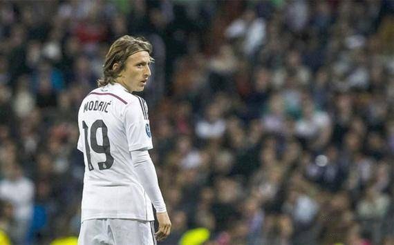 东体：男篮惨败会影响男足；邵佳一带队要改造思想和精神面貌