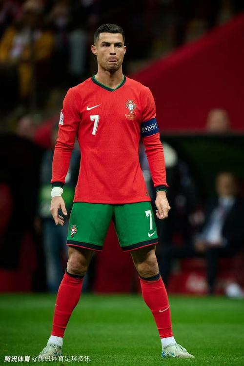 狼队14轮仅积2分排名英超垫底，上赛季曾双杀曼联