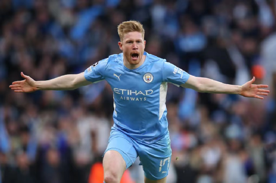 人盯人战术，一段萨利巴紧逼凯恩的短视频走红网络