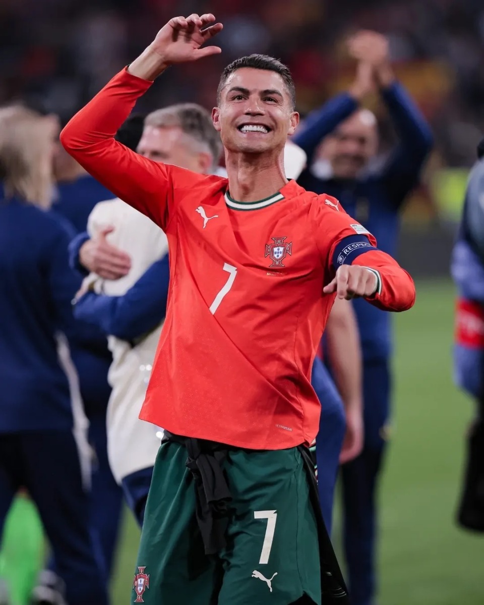 爆冷！世界亚军3人出局，张本智和2人崩盘，1位16岁少女能掀翻国乒霸权吗？