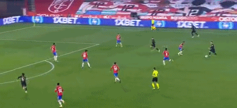 文化输出，巴西选手穿申花球衣参加绝地求生总决赛